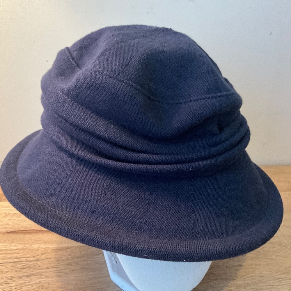 Barney’s Newyork women’s bucket hat